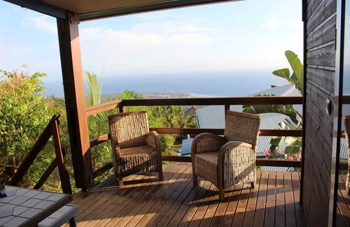 Les Avirons Apartment | Homerez - Apartment Les Avirons