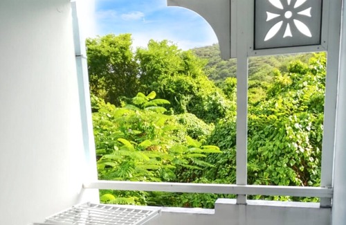 Sainte-Anne Apartment | Homerez - Apartment Sainte-Anne, pool