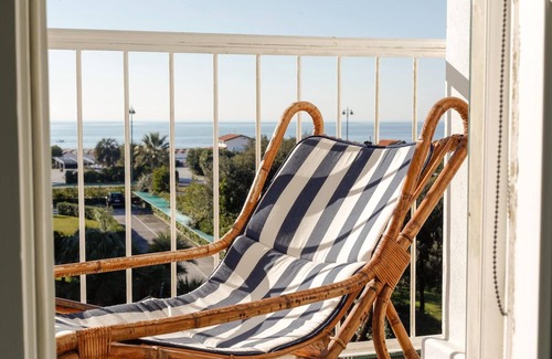 Forte dei Marmi Apartment | Seaside Escape: Homerez Apartment in Forte dei Marmi