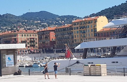 Fabron Apartment | Homerez - Appartement for 4 ppl. with shared pool, garden and balcony at Nice