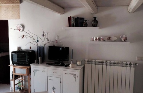 Castiglione d'Otranto Apartment | Pet-Friendly Apartment Near Beach with Hot Tub & Terrace