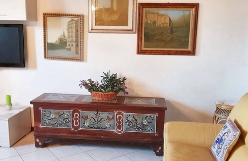 Cascine-La Croce Apartment | Pet-Friendly Apt. Cascine-la Croce with Oceanfront Views
