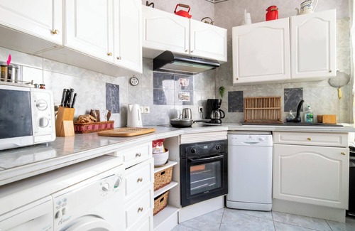 Saumur Apartment | Elegant Apartment in Saumur with Pool and Spa Amenities
