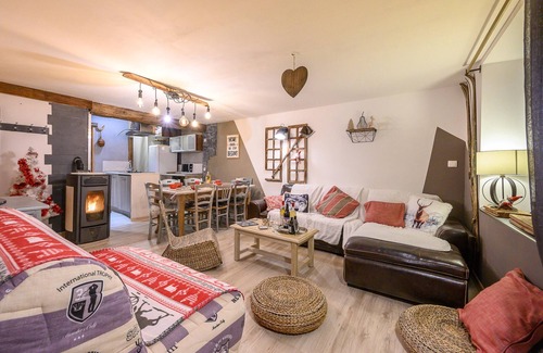 Orcieres Apartment | Inviting Apartment Near Slopes: Perfect for Family Getaways