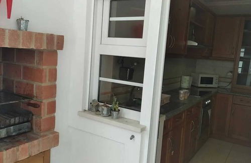 Peniche Apartment | Ideal Oceanfront Apartment for 8, Steps from Peniche Beach