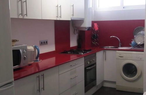 El Roc de Sant Gaieta Apartment | Cozy Oceanfront Apartment near the Beach for 5 Guests