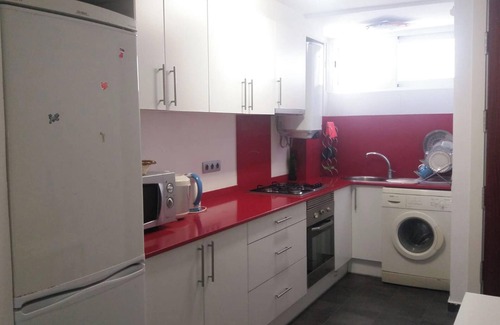 El Roc de Sant Gaieta Apartment | Cozy Oceanfront Apartment near the Beach for 5 Guests