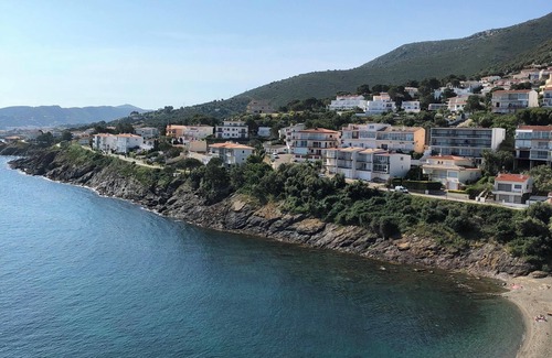 Llanca Apartment | Scenic Oceanfront Apt. Llançà with Pool & Spa Amenities
