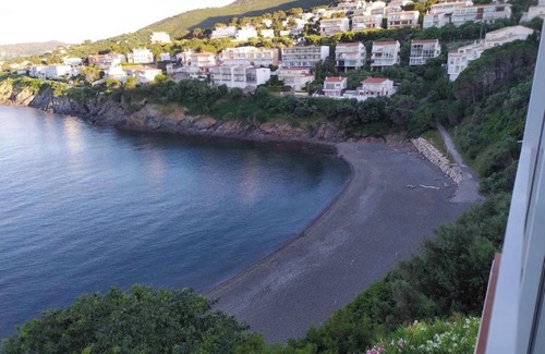 Llanca Apartment | Scenic Oceanfront Apt. Llançà with Pool & Spa Amenities