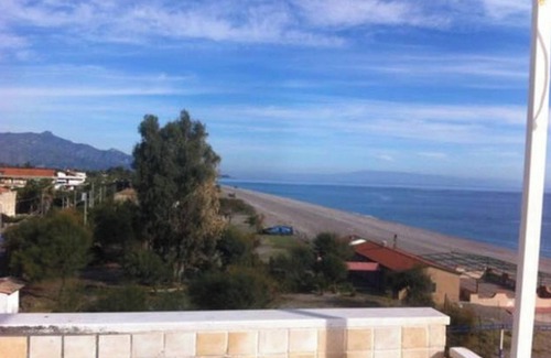 Fondachello Apartment | Homerez - Apt Mascali sea view