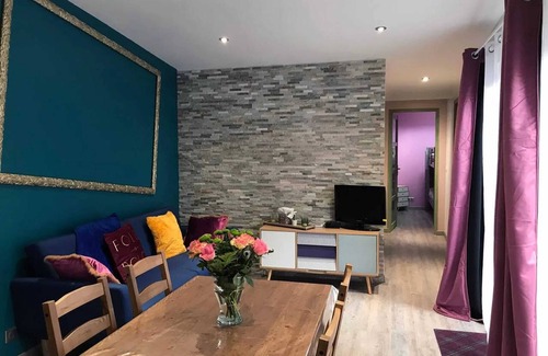 Meaux Apartment | Spacious Apartment with Terrace for 8 at Meaux