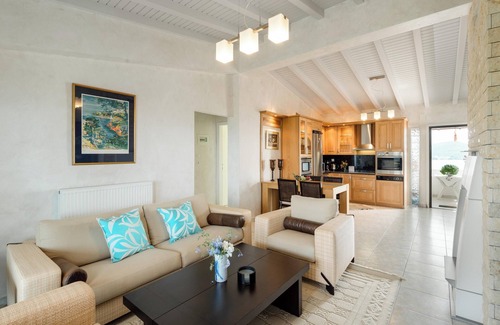 Neos Marmaras Apartment | Cozy Apartment Near Neos Marmaras Beach for 4 Guests