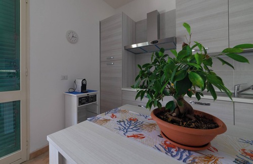Scoglitti Apartment | Modern Scoglitti Apartment with Oceanfront Views & Pool