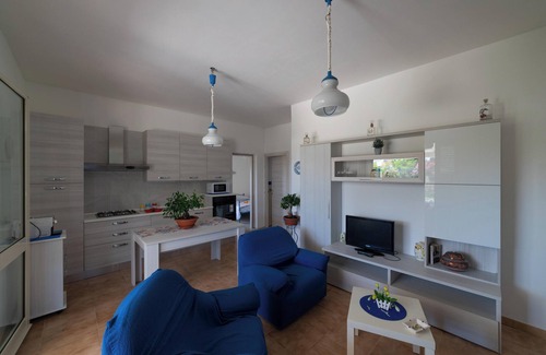 Scoglitti Apartment | Modern Oceanfront Apartment with Pool in Scoglitti