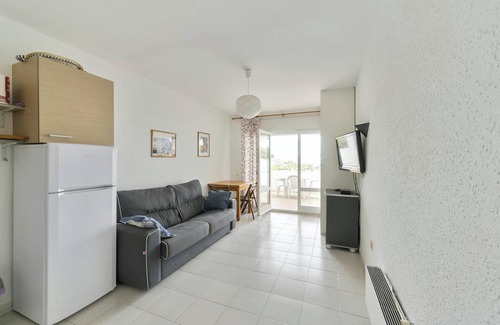 Llanca Apartment | Beachside Apartment with Shared Pool - 10/10 Guest Rated