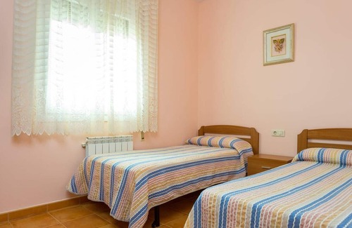 Castellet i la Gornal Villa | Homerez - Big villa 9 km away from the beach for 14 ppl. with swimming-pool
