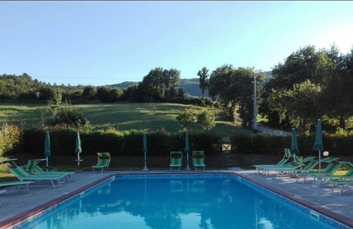 Caprese Michelangelo House | Homerez - Beautiful house for 4 ppl. with shared pool at Caprese Michelangelo