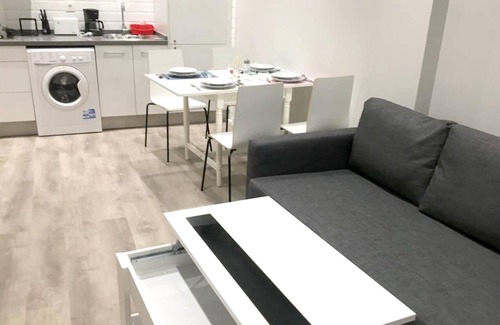 Leon City Centre Apartment | Homerez - Beautiful appartement for 4 ppl. at León