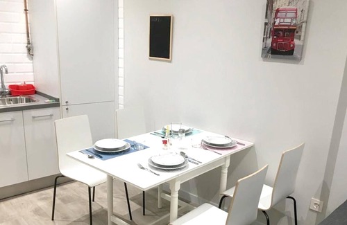 Leon City Centre Apartment | Homerez - Beautiful appartement for 4 ppl. at León