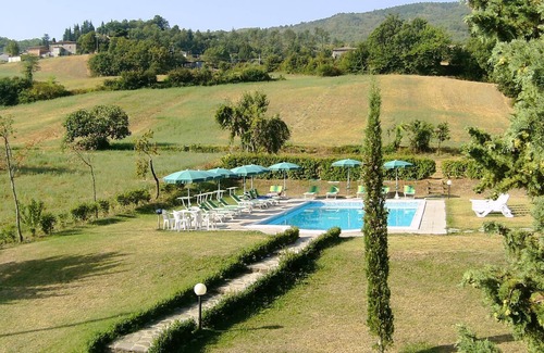 Caprese Michelangelo House | Homerez - Big house for 18 ppl. with swimming-pool at Caprese Michelangelo