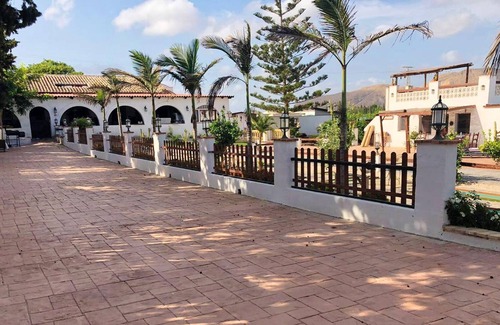 Torre-Pacheco House | Homerez - Big house 10 km away from the beach for 13 ppl. with swimming-pool