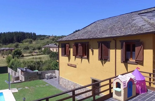 San Juan de la Mata Ski Chalet | Chalet for 8 with Pool & Terrace in San Juan de la Mata