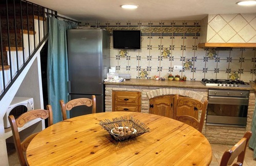 Masdenverge Ski Chalet | Charming Oceanfront Chalet with Pool, Rated 10/10 by Guests