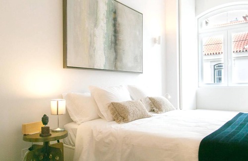 Chiado Apartment | Scenic Apartment in Lisbon with Ocean View and Spa