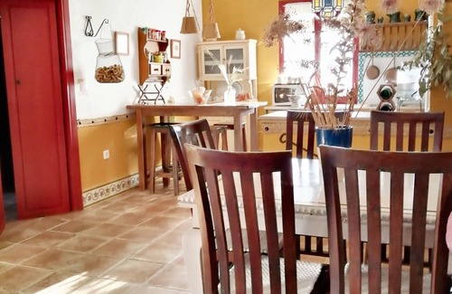 La Campana Villa | Spacious Getaway for 10 with Garden in La Campana