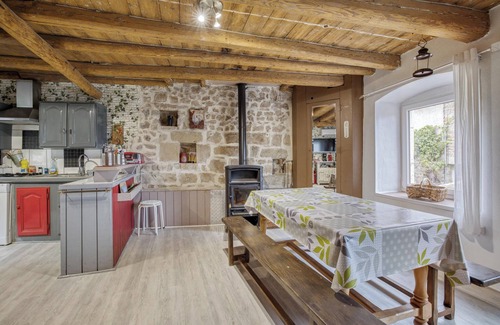 Valprivas House | Pet-Friendly Retreat with Pool and Garden in Valprivas