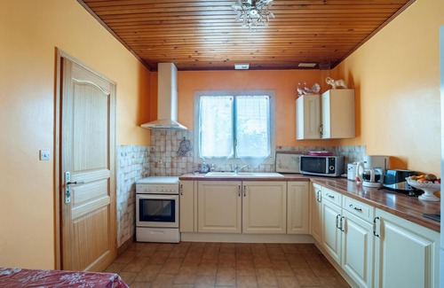 Eymet House | Idyllic Retreat: Garden House for 6 in Eymet, Rated 10/10