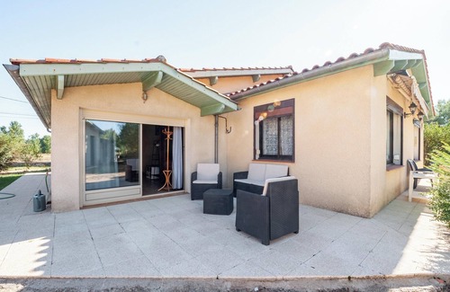 Eymet House | Idyllic Retreat: Garden House for 6 in Eymet, Rated 10/10