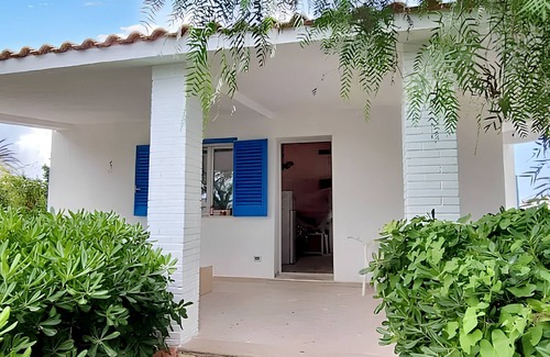 Mockarta House | Seaside Retreat in Marsala - Rated 10/10, Pet Friendly