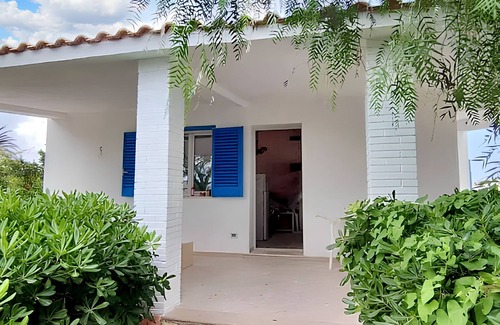 Mockarta House | Seaside Retreat in Marsala - Rated 10/10, Pet Friendly