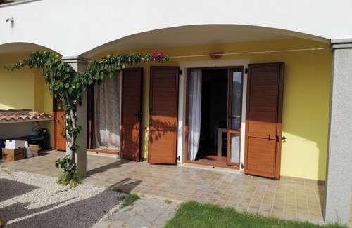 Viddalba House | Delightful House in Viddalba with Oceanfront Pool Access