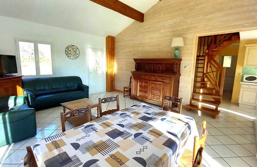 Loubressac Villa | Perfect Villa for 8 with Pool, Garden & Terrace in Loubressac
