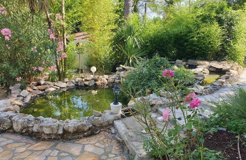 Neoules Villa | Relaxing Villa with Pool and Garden in Néoules