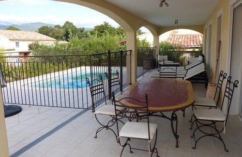 Solaro Villa | Inviting Villa with Pool 2 km from Beach in Solaro