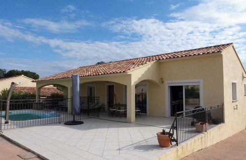 Solaro Villa | Inviting Villa with Pool 2 km from Beach in Solaro