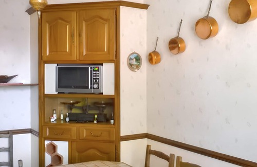 Villaret - Meslier House | Guest Rated 9.8: Homerez Home with Garden in Le Mans