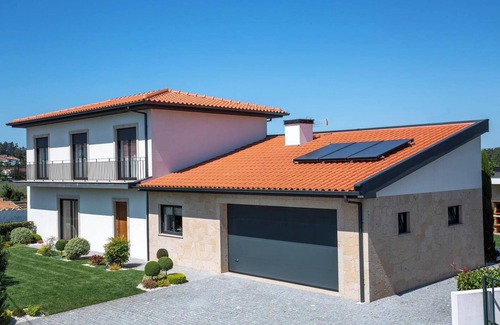 Barcelos Ski Chalet | Relaxing Chalet with Pool, 18 km from the Beach for 6