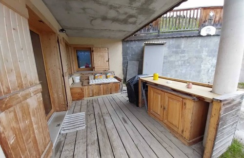 Beranger Apartment | Sunny Mountain Apartment with Spa and Terrace in Les Belleville