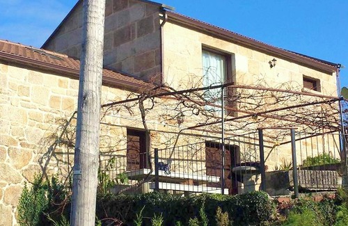 A Lama House | Elegant House in Pontevedra with Private Pool & Spa