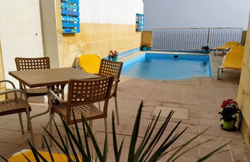 Zebbug Villa | Homerez - Elegant Villa in Iż-Żebbuġ + Private Pool