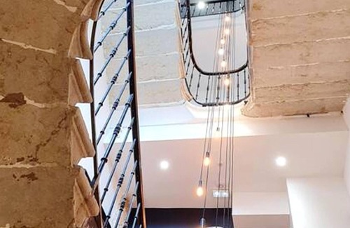 Saint-Cyr-au-Mont-d'Or Apartment | Homerez - Amazing appartement for 4 ppl. with garden at Saint-Cyr-au-Mont-d'Or