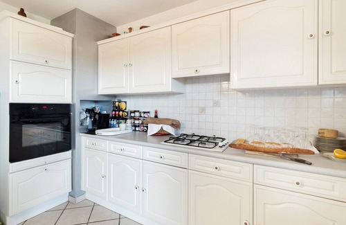 Saint-Cyr-sur-le-Rhone House | Beautiful House with Pool & Spa in Saint-Cyr-sur-le-Rhône