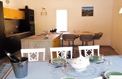 La Roche-sur-le-Buis House | Relaxing Retreat with Pool for 10 in La Roche-sur-le-Buis