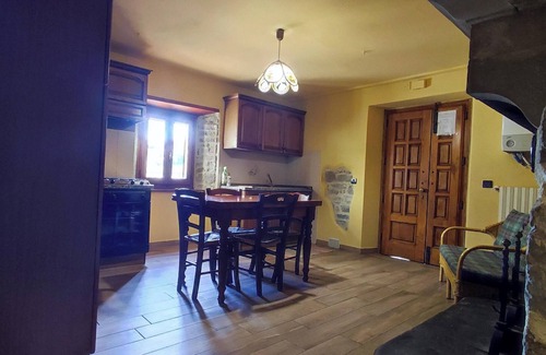 Caprese Michelangelo House | Spacious Retreat for 18 with Pool at Caprese Michelangelo