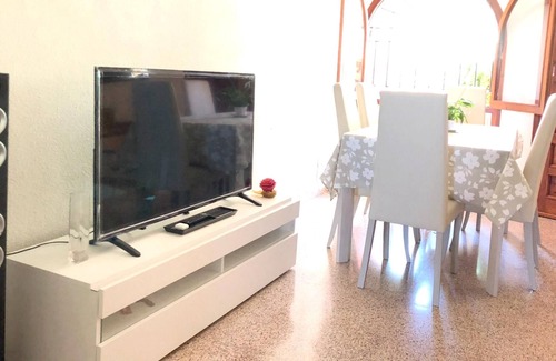 San Juan de Alicante House | Homerez - House 1 km away from the beach for 6 ppl. with shared pool and terrace