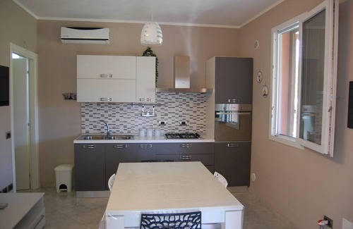 Gorgo Lungo House | Oceanfront Bliss at Homerez - House Gorgo Lungo Lascari